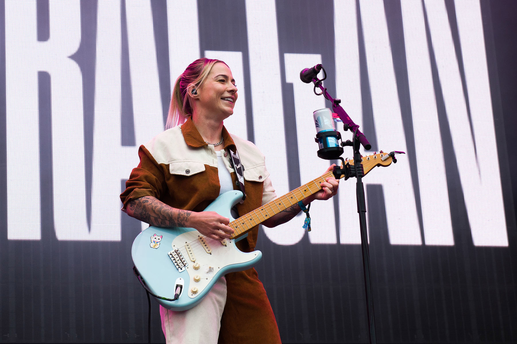 Sun Lucy Spraggan (1)