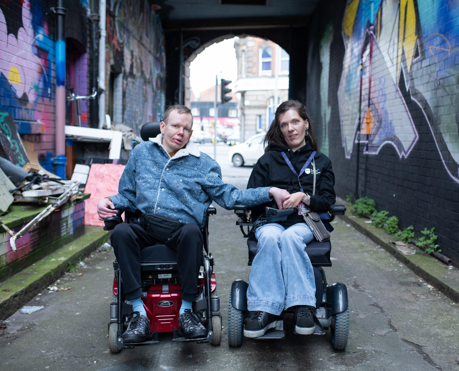 6B4c57b4 Aa70 4583 8941 011843A5bd38