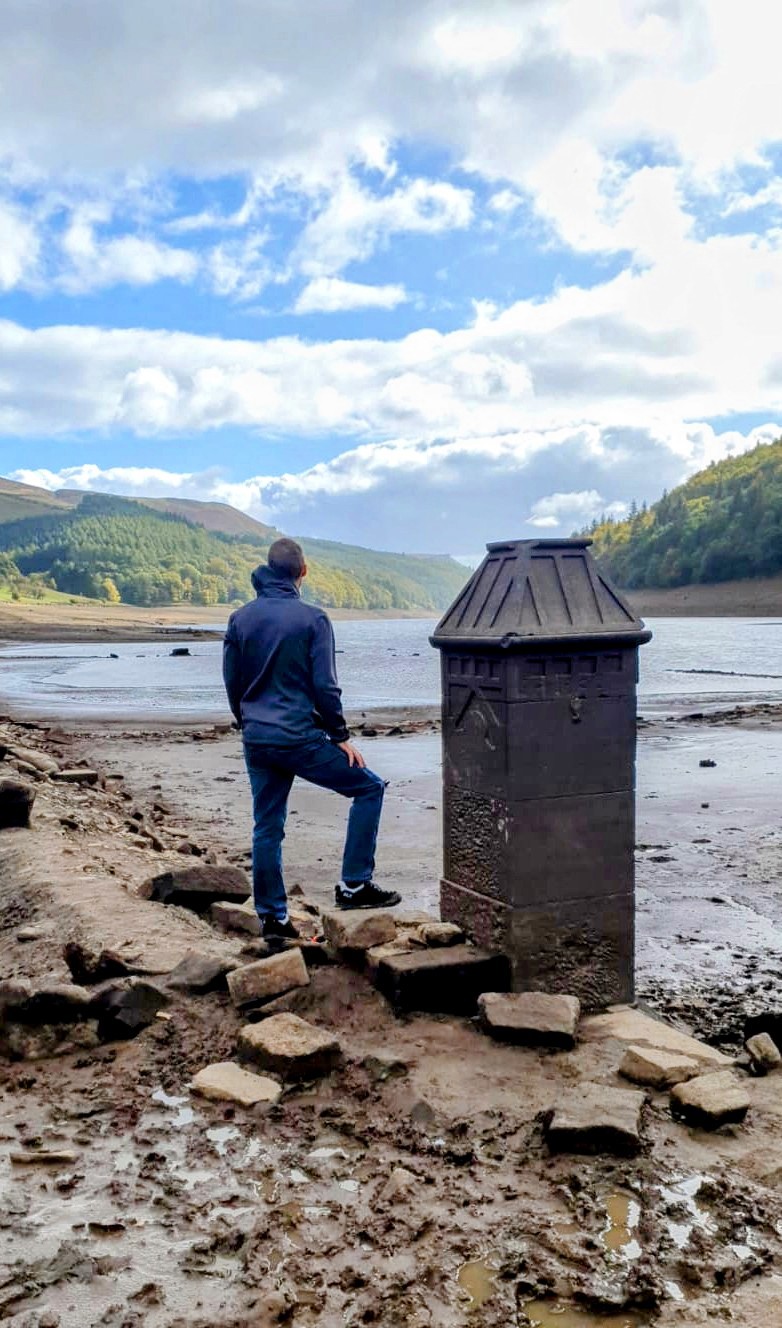 Ladybower Reservoir Drought 2022, Lower Res Smaller