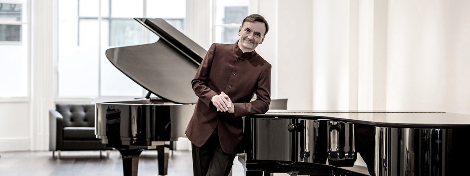 Stephen Hough Web Hero Image 1600X600