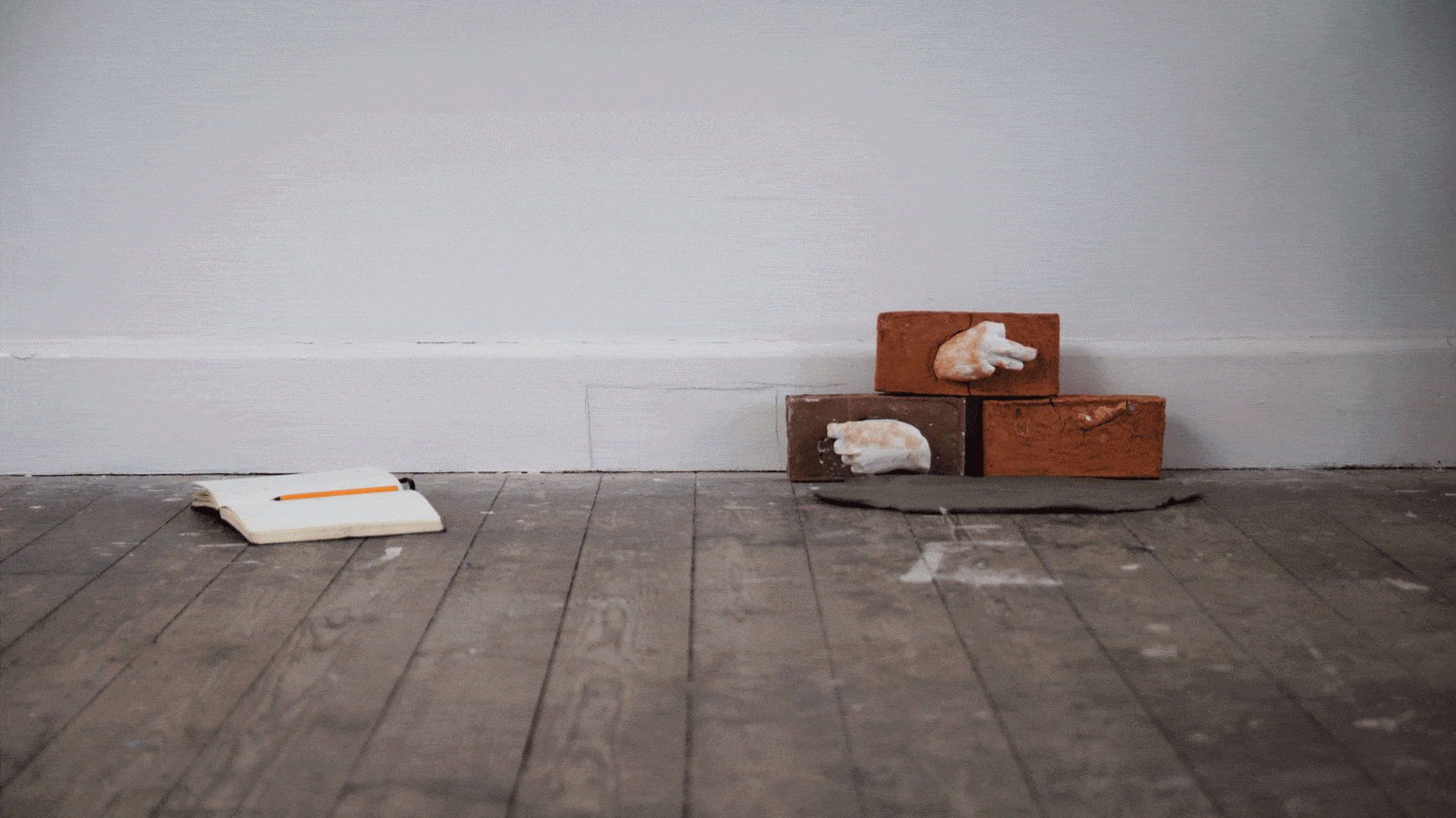 2e243239-e373-4f80-8d8d-e1d025cd2ff7.gif