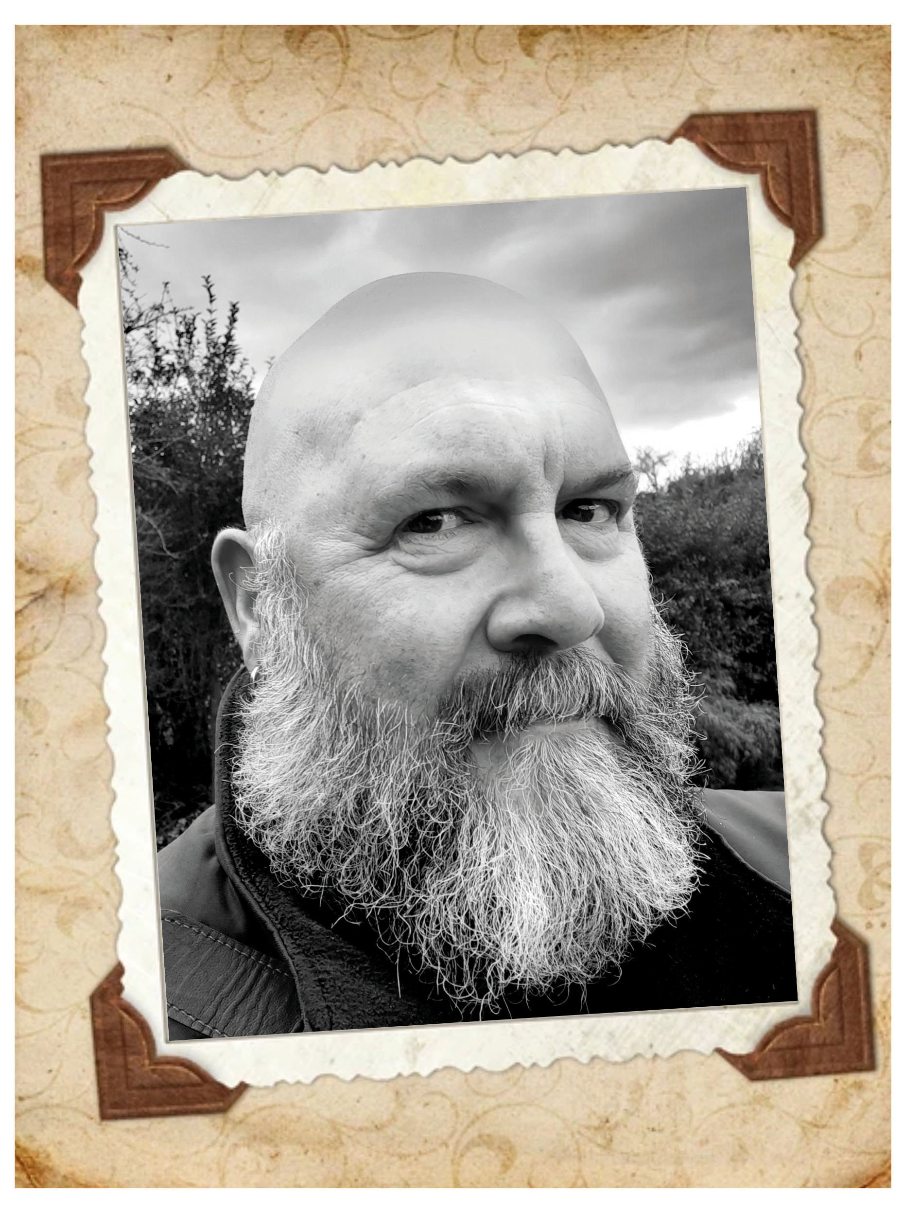 Simon Website Header Portrait With Vintage Frame