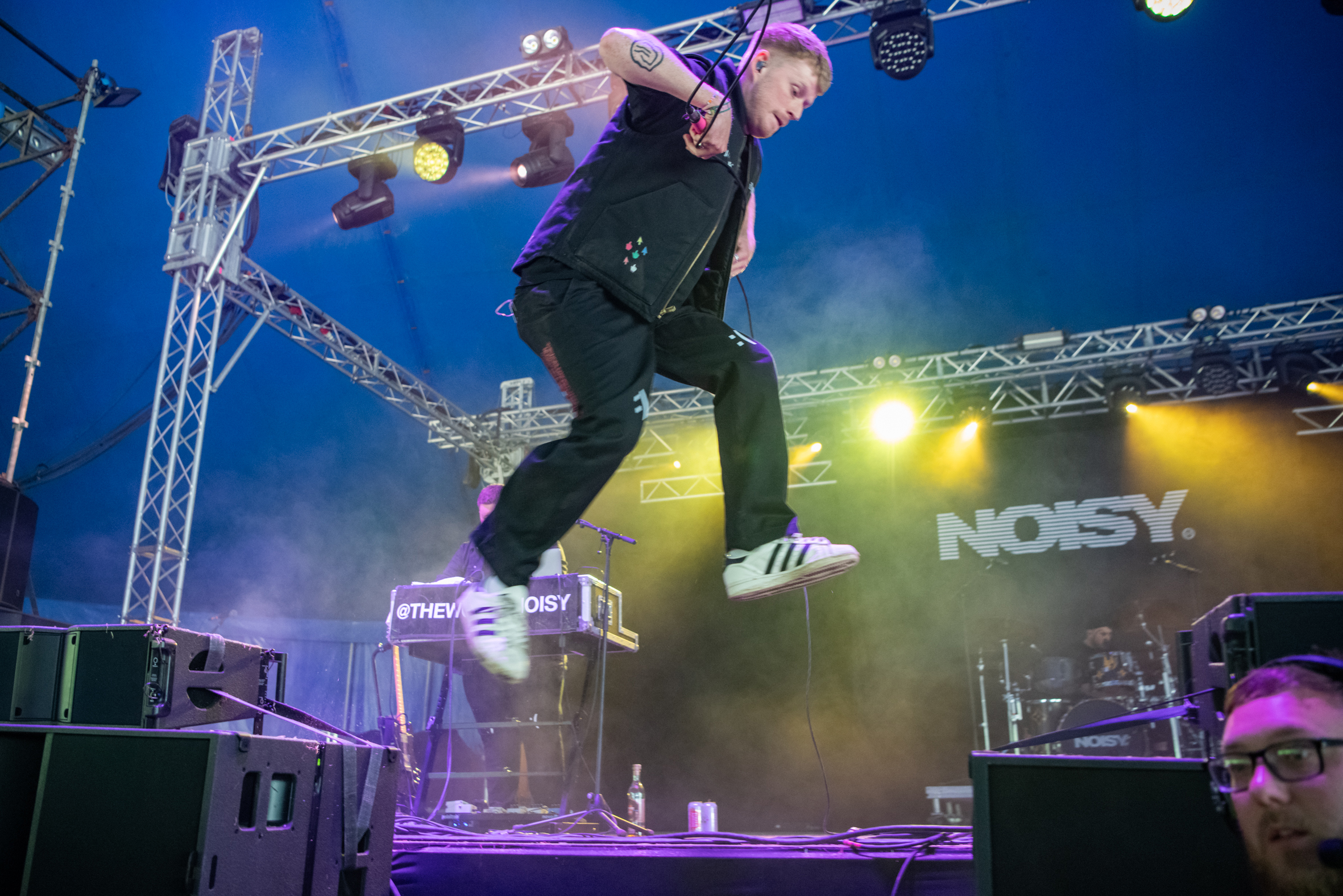 Noisy (5)