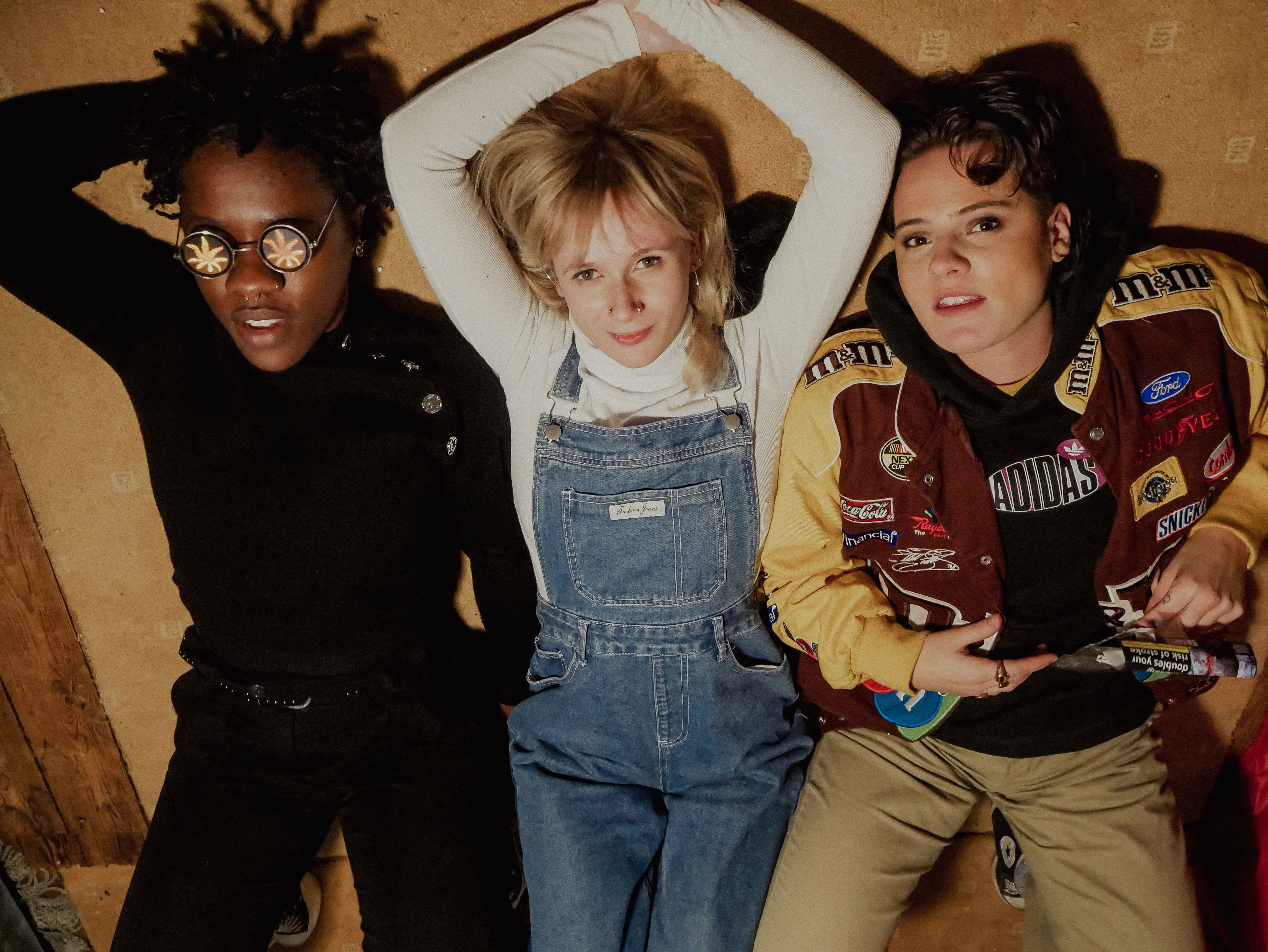 GIRLBAND PRESS SHOT