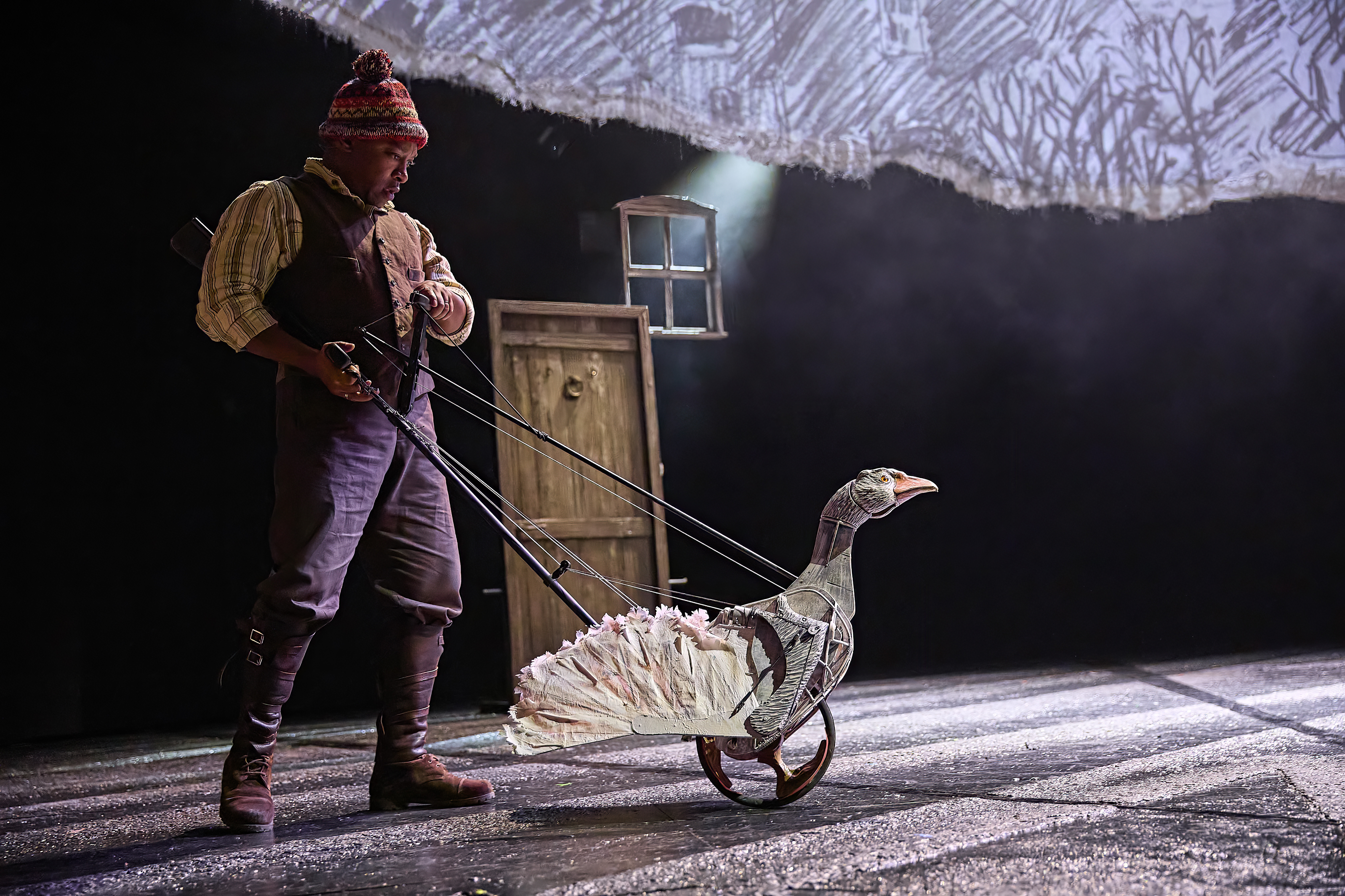 Thomas Goodridge (Goose) In War Horse. Credit Brinkhoff Moegenburg.1113 0144