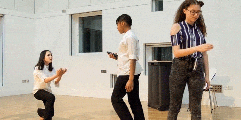 b1e382dd-a52f-4e0b-b322-f5d7d58b23d9.gif